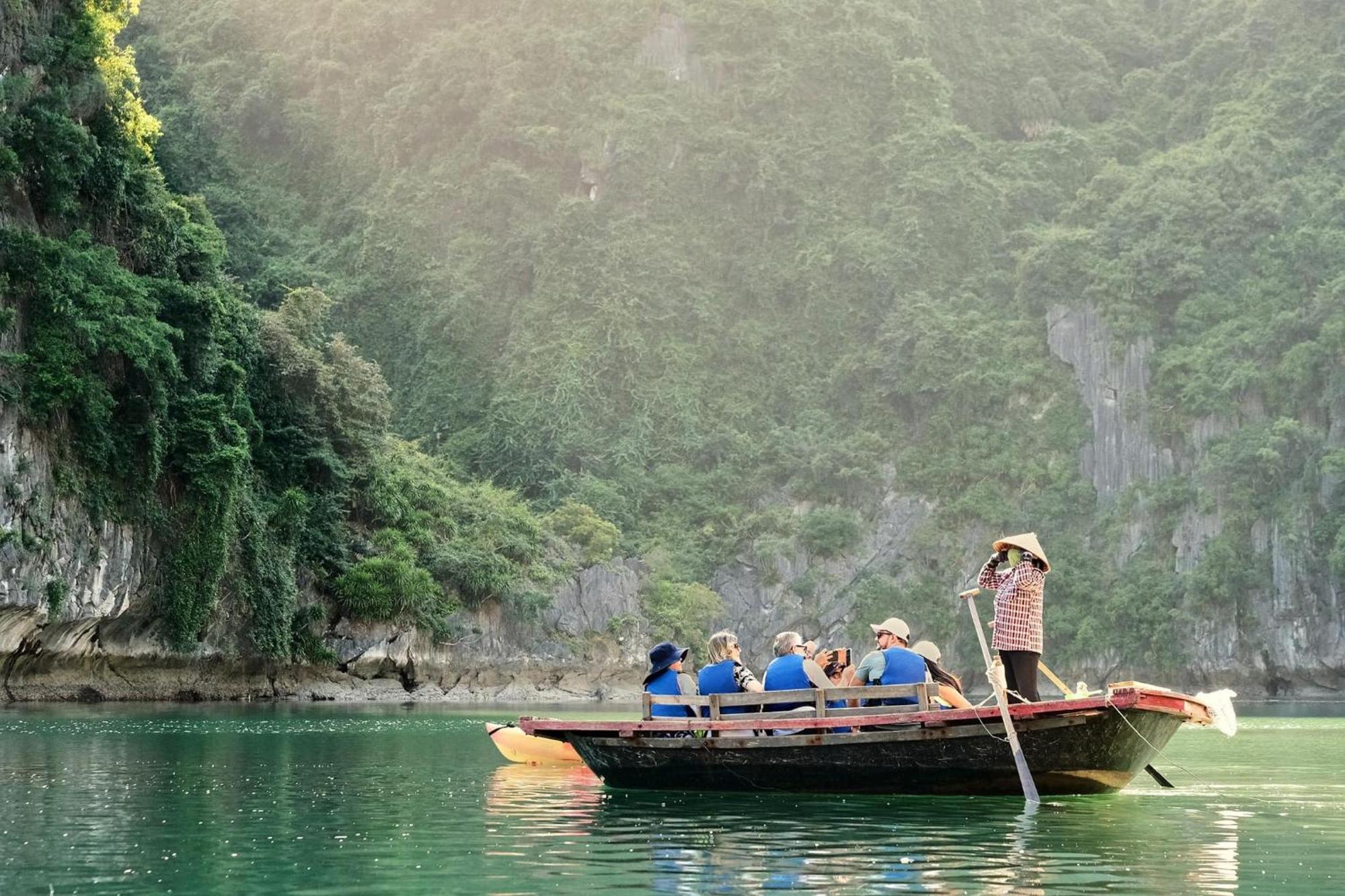 Halong Capella Cruise Hotel Ha Long Eksteriør billede