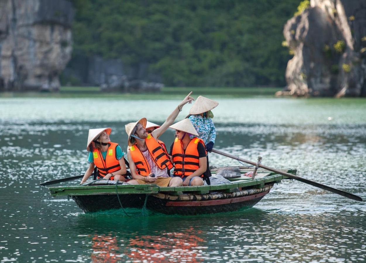 Halong Capella Cruise Hotel Ha Long Eksteriør billede