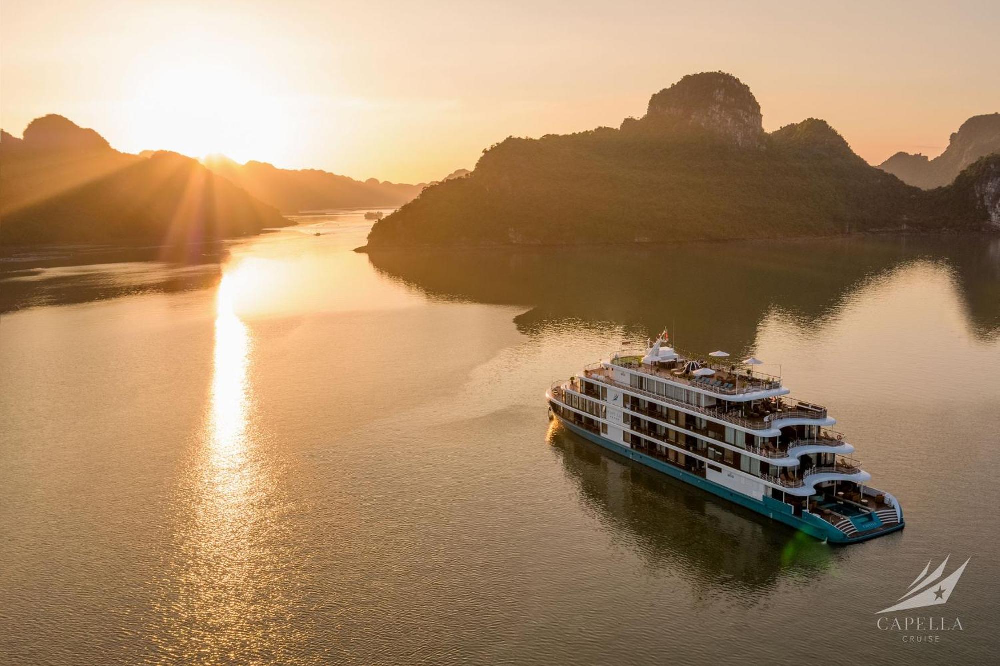 Halong Capella Cruise Hotel Ha Long Eksteriør billede