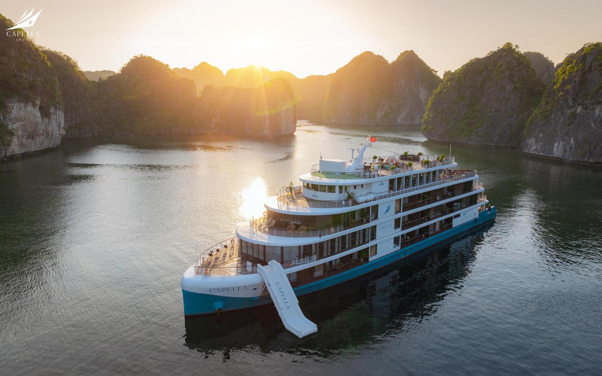 Halong Capella Cruise Hotel Ha Long Eksteriør billede